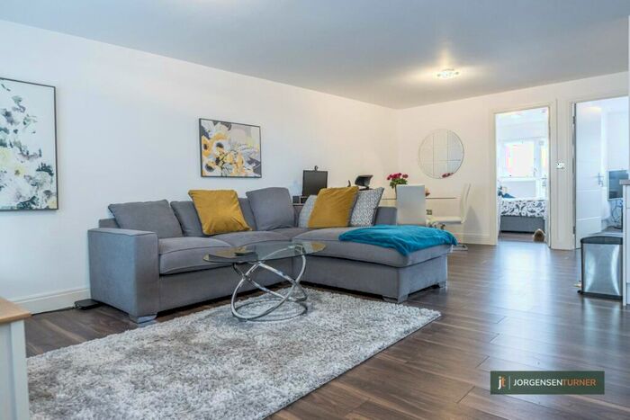 2 Bedroom Flat To Rent In Brondesbury Road, NW6