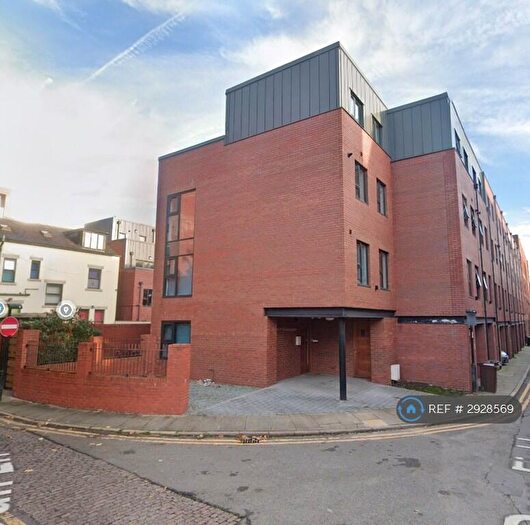 4 Bedroom End Of Terrace House To Rent In Dun Field, Sheffield, S3