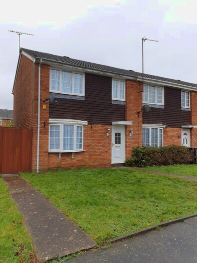 3 Bedroom Terraced House To Rent In Bembridge Gardens, Luton, LU3