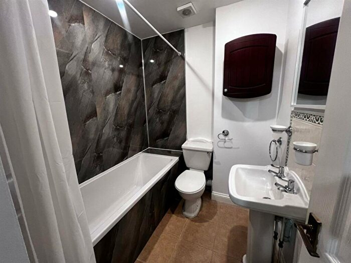 3 Bedroom Terraced House To Rent In Hamilton Gardens, Bosham, PO18