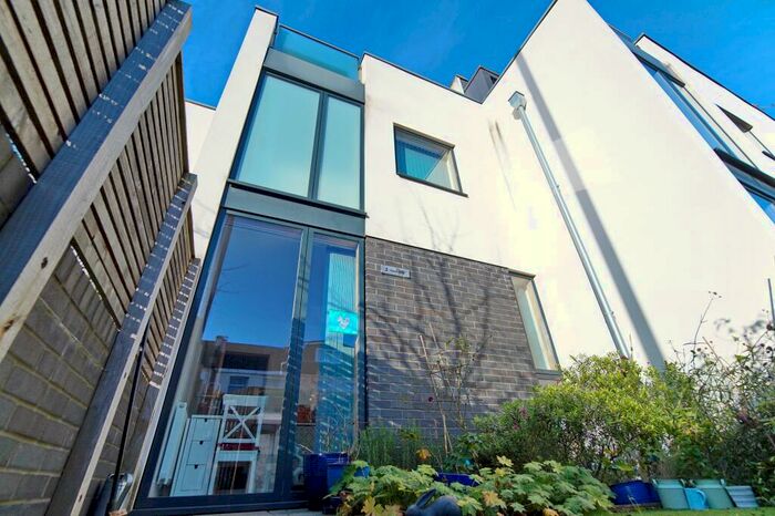 3 Bedroom Town House To Rent In Chessel Heights, Chessel Street, Bedminster, BS3