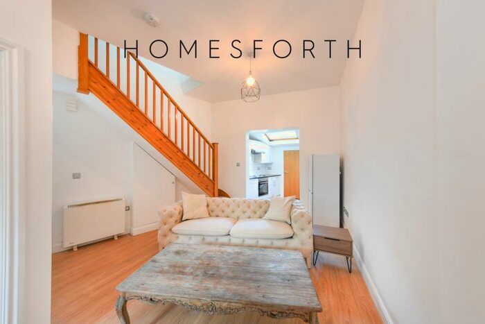 3 Bedroom House To Rent In Casterton Street, Hackney, E8