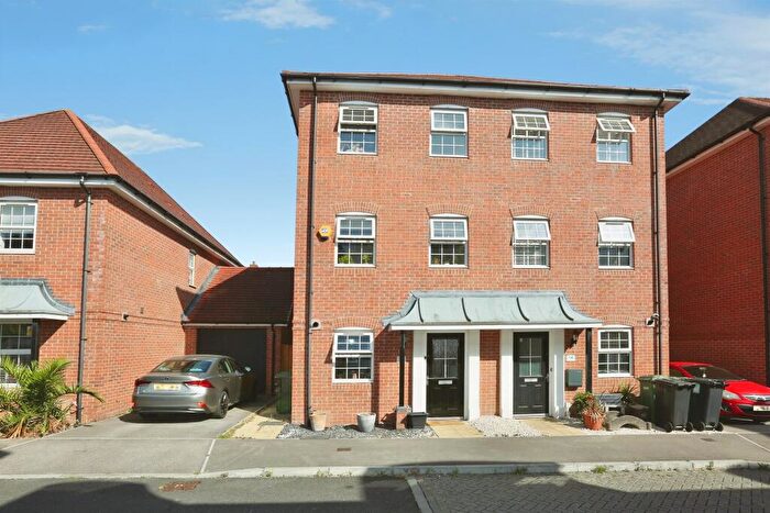 4 Bedroom Semi Detached House For Sale In Ashton Gardens, Eastleigh, SO50