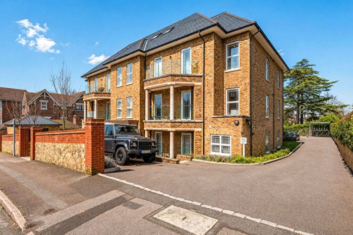 2 Bedroom Flat For Sale In Albury Road, Guildford, GU1