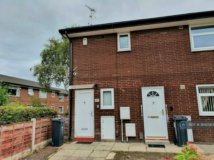 1 Bedroom Flat To Rent In Gingham Park, Radcliffe, Manchester, M26