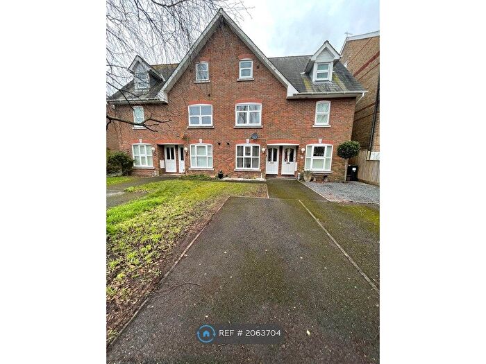 3 Bedroom Terraced House To Rent In R L Stevenson Avenue, Bournemouth, BH4