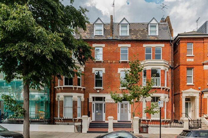 3 Bedroom Flat To Rent In Sutherland Avenue, London, W9