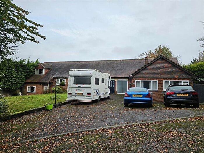 6 Bedroom Detached Bungalow For Sale In Dummer, Basingstoke, RG25