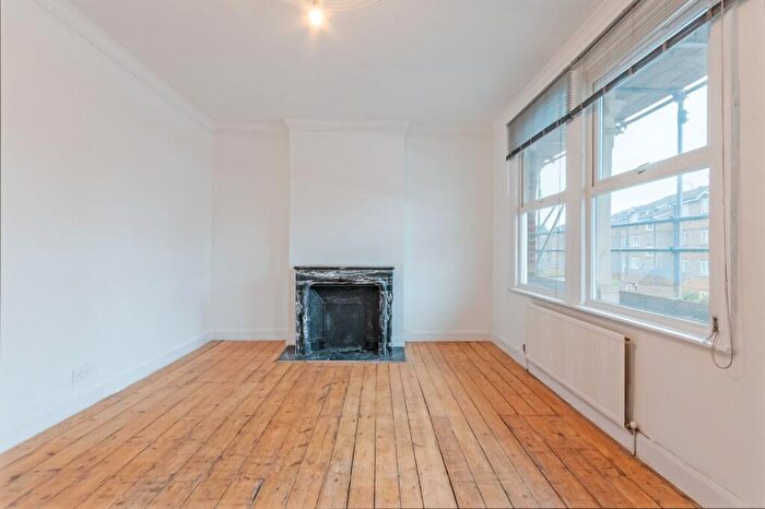 4 Bedroom Flat To Rent In Harrow Road, Kensal Green, NW10