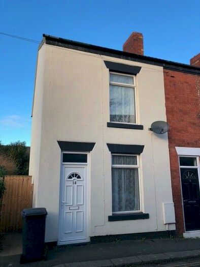 3 Bedroom Semi-Detached House To Rent In St. Helens Street, Chesterfield, S41