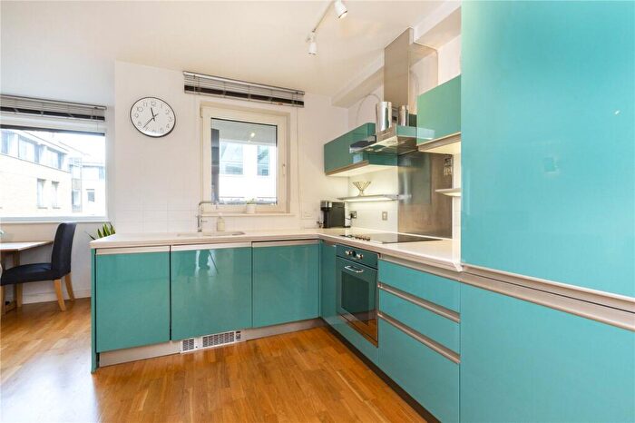 2 Bedroom Apartment To Rent In Joiners Yard, London, N1