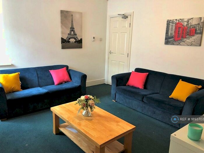 6 Bedroom Terraced House To Rent In Osmaston Street, Nottingham, NG7