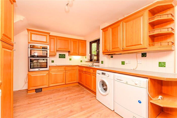 3 Bedroom Terraced House For Sale In Ormesby Close, London, SE28