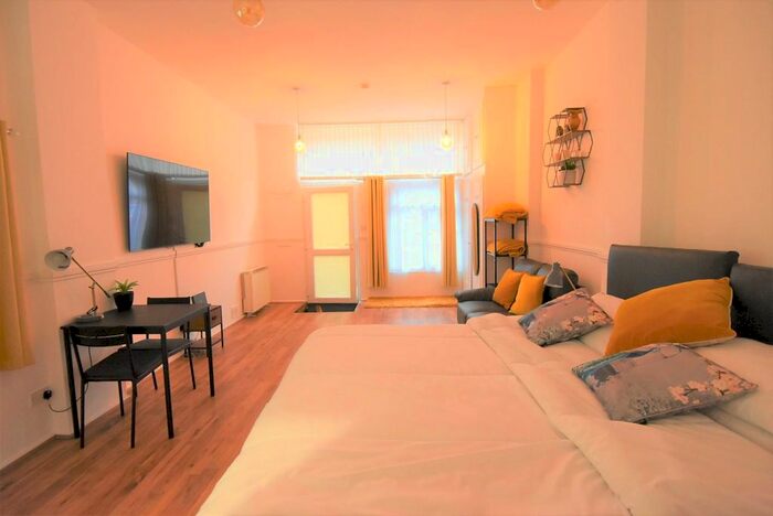 Studio To Rent In Kensington Park, Bristol, BS5