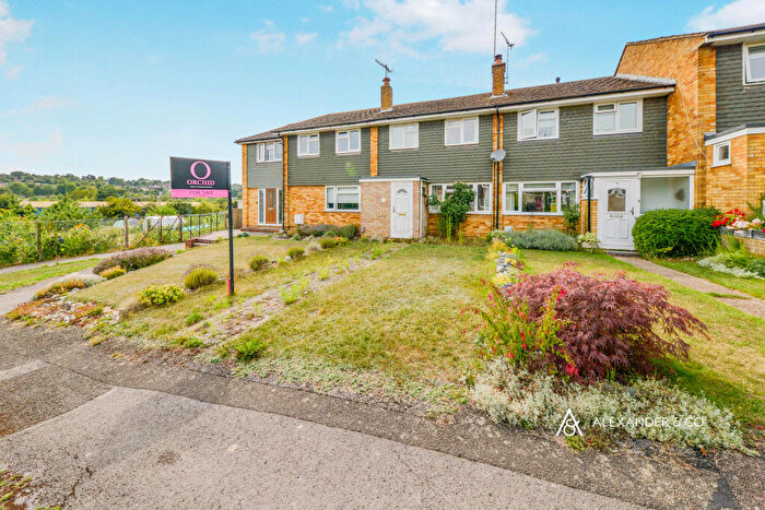 3 Bedroom Terraced House To Rent In Dukes Way, HP4