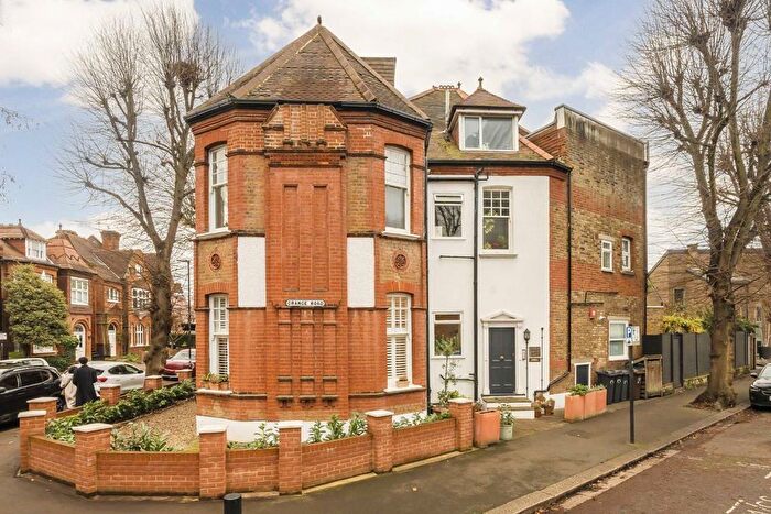 1 Bedroom Flat For Sale In Grange Road, Chiswick, W4