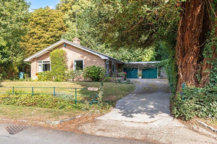 3 Bedroom Bungalow For Sale In Chalkcroft Lane, Penton Mewsey, Andover, Hampshire, SP11