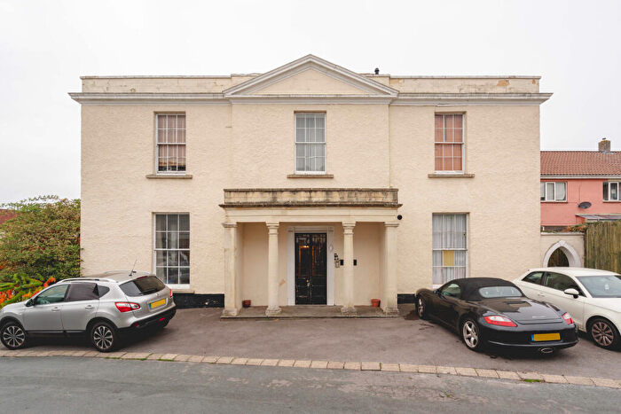 1 Bedroom Flat For Sale In Grange Court, Hanham, BS15