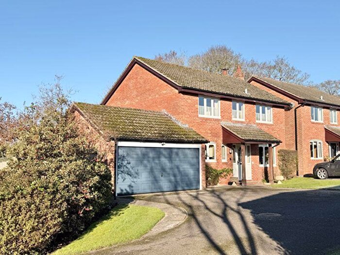 4 Bedroom Detached House For Sale In Colville Drive, Bishops Waltham, SO32