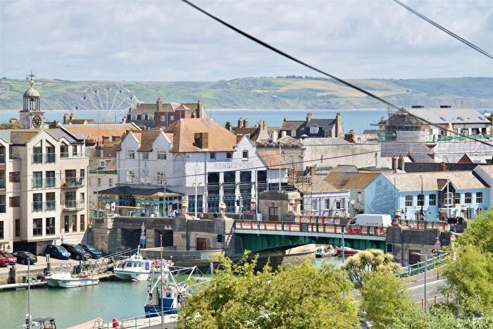 2 Bedroom Apartment For Sale In Chapelhay Heights, Weymouth, DT4