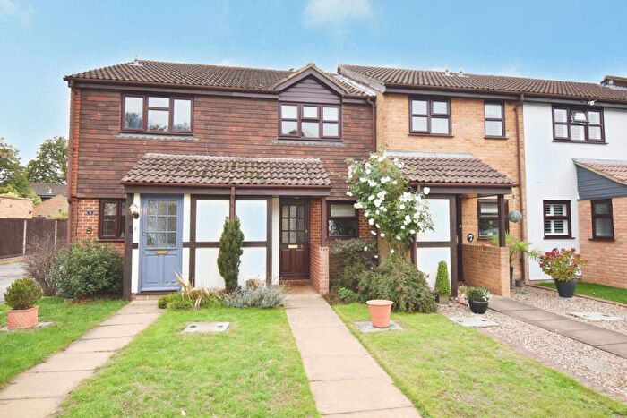 2 Bedroom Terraced House For Sale In Windsor Walk, Walton-on-Thames, KT12