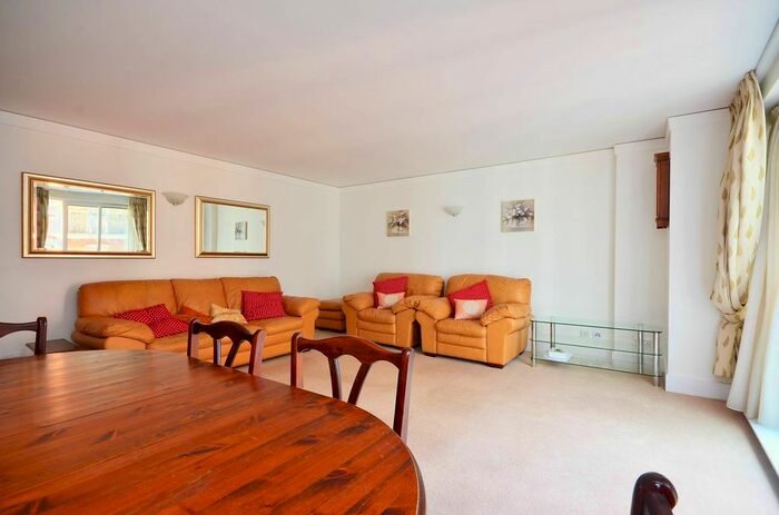 2 Bedroom Flat To Rent In Victoria Street, Westminster, London, SW1H