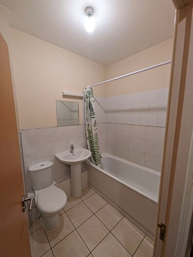 2 Bedroom Flat To Rent In Apartment, Sir Thomas Street, Liverpool, L1