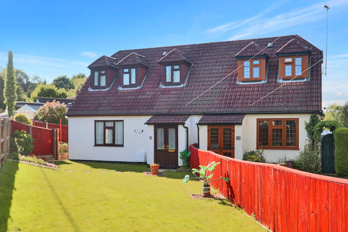 2 Bedroom Semi-Detached House For Sale In Waddington Avenue, Coulsdon, CR5