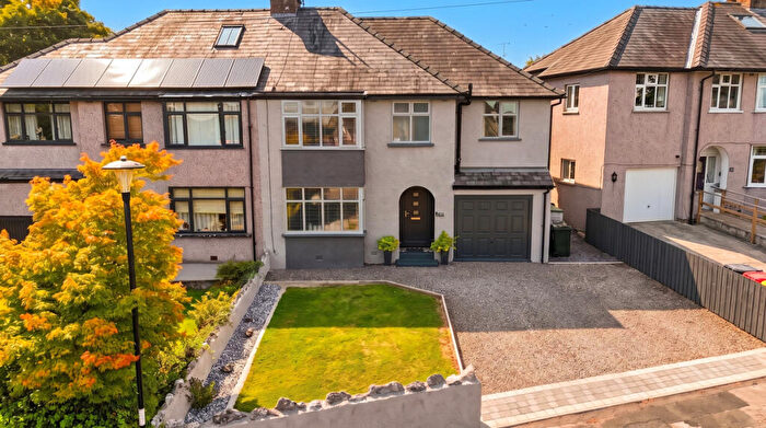 4 Bedroom Semi-Detached House For Sale In Emesgate Lane, Silverdale, LA5