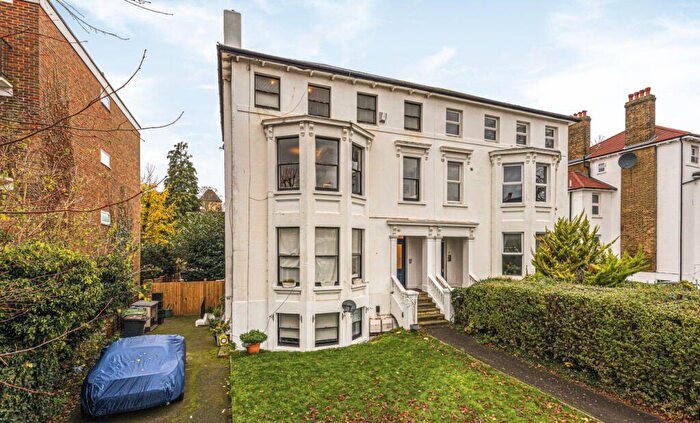 2 Bedroom Flat For Sale In Flat, Freelands Road, Bromley, Kent, BR1