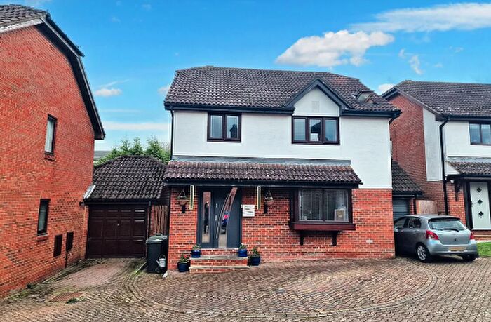 4 Bedroom Detached House For Sale In Raymer Road, Maidstone, Kent, ME14