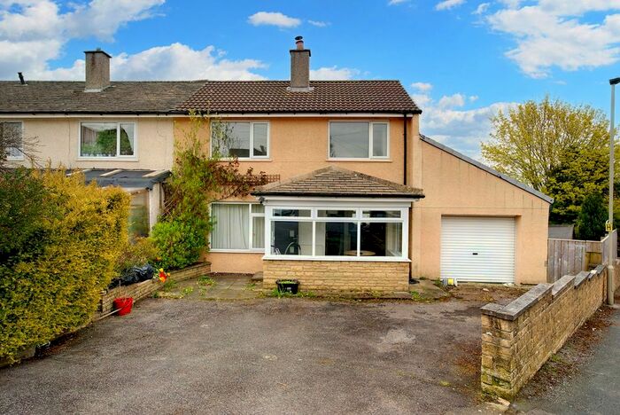 4 Bedroom End Of Terrace House For Sale In Norman Road, Richmond, DL10