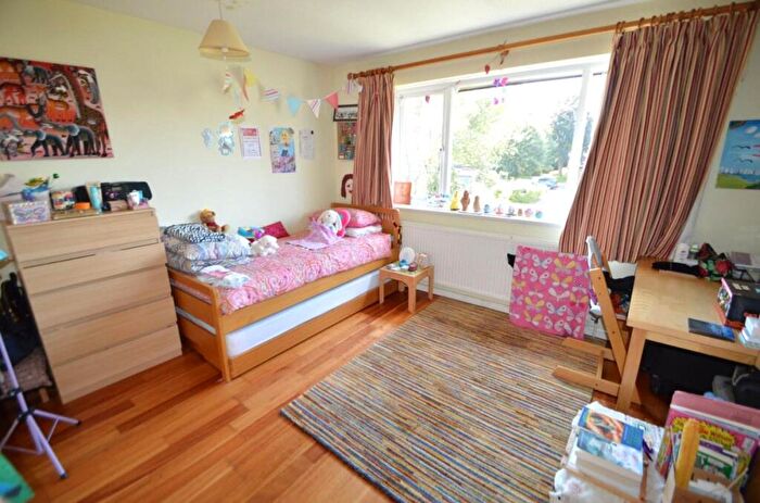 2 Bedroom End Of Terrace House To Rent In Chepstow Rise, Croydon, CR0