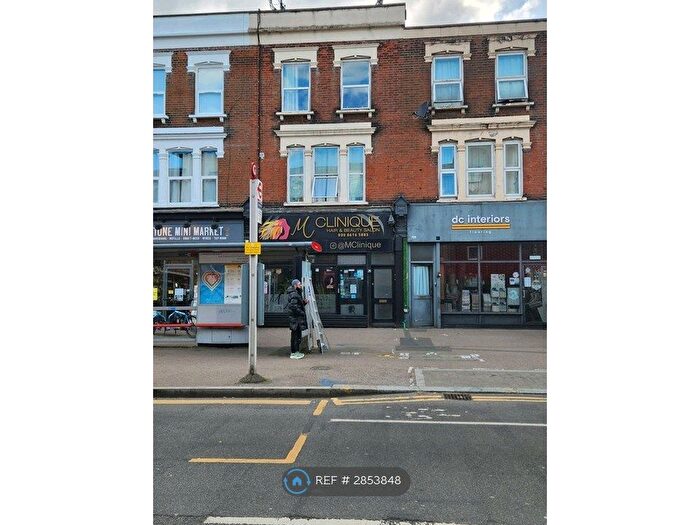 Studio To Rent In High Road Leytonstone, London, E11