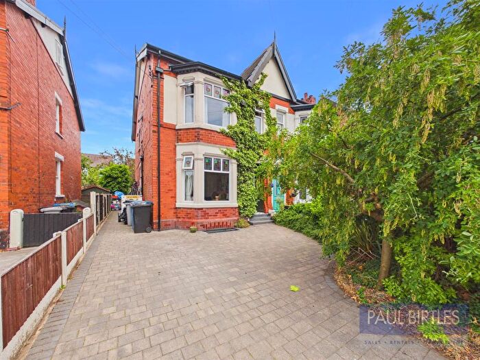 4 Bedroom Semi-Detached House For Sale In Derby Road, Urmston, Trafford, M41