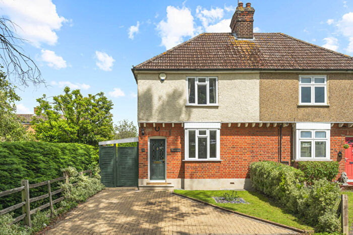 3 Bedroom Semi-Detached House For Sale In Kingsmoor Road, Harlow, Essex, CM19