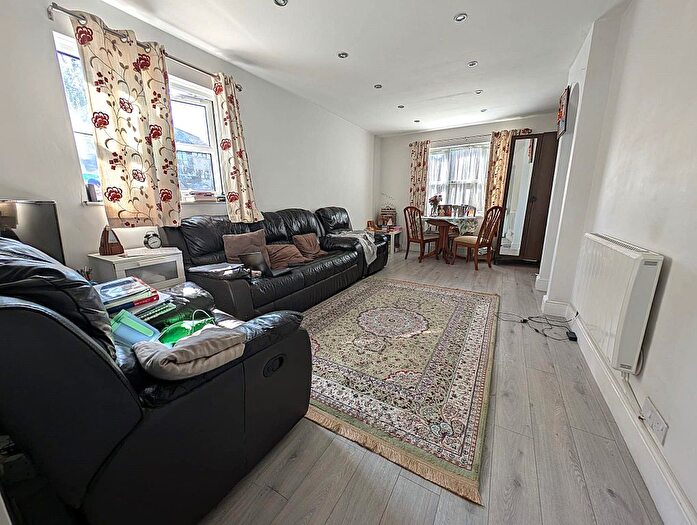 2 Bedroom Flat To Rent In Conifer Way, Wembley, HA0