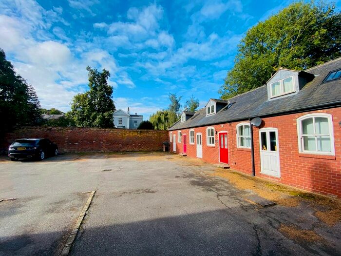 1 Bedroom Mews House To Rent In The Courtyard, Queens Hotel, Front Street, Pontefract, WF8