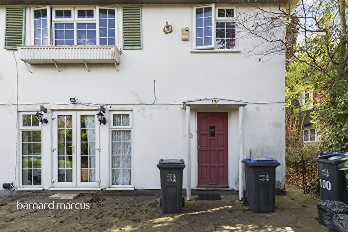 2 Bedroom Flat For Sale In Campden Road, South Croydon, CR2