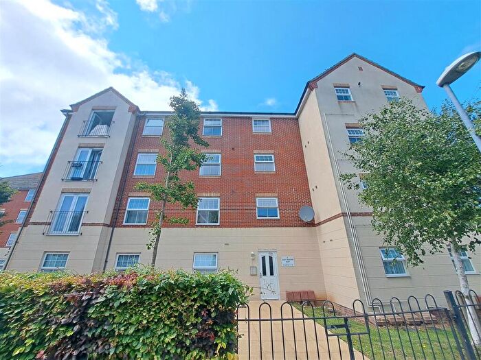 2 Bedroom Flat For Sale In East Shore Way, Milton, Portsmouth, PO3