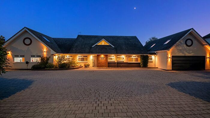 5 Bedroom Detached House For Sale In The Ridgeway, Botany Bay, Enfield, EN2