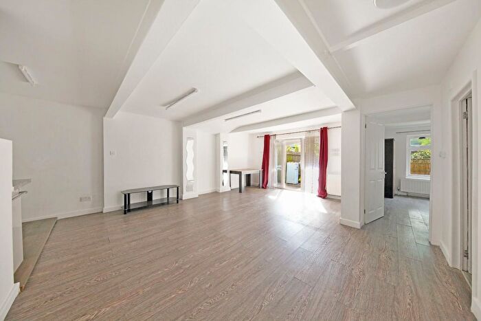 1 Bedroom Flat To Rent In Stanhope Avenue, Finchley, N3