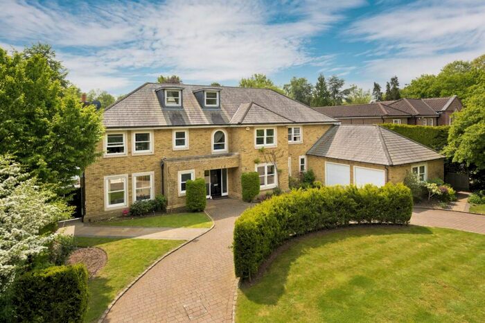 6 Bedroom Detached House To Rent In ChChargate Close, Burwood Park, Walton-on-thames, Surrey, KT12