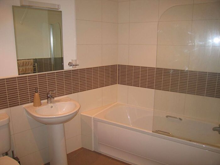 2 Bedroom Flat To Rent In The Atrium, Nottingham, NG2