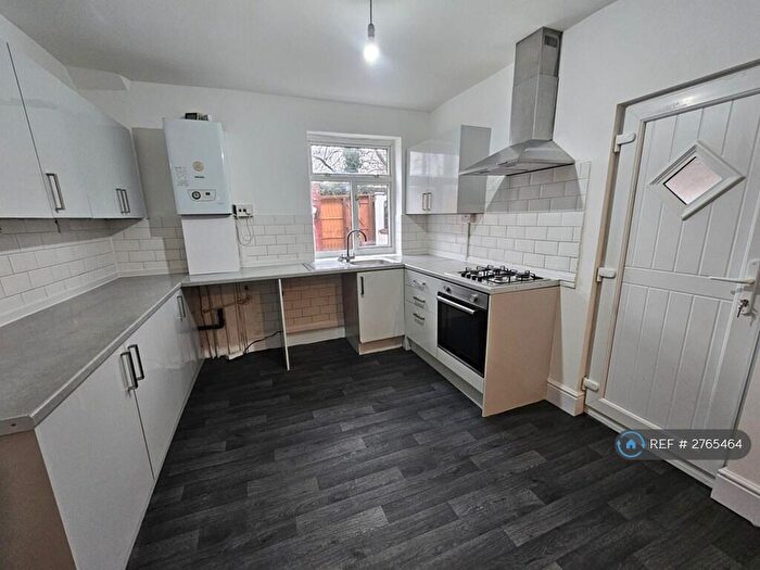 4 Bedroom Terraced House To Rent In Hugh Oldham Drive, Salford, M7