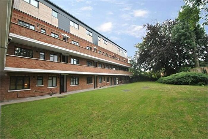 2 Bedroom Flat To Rent In Kingsbridge Avenue, London, W3