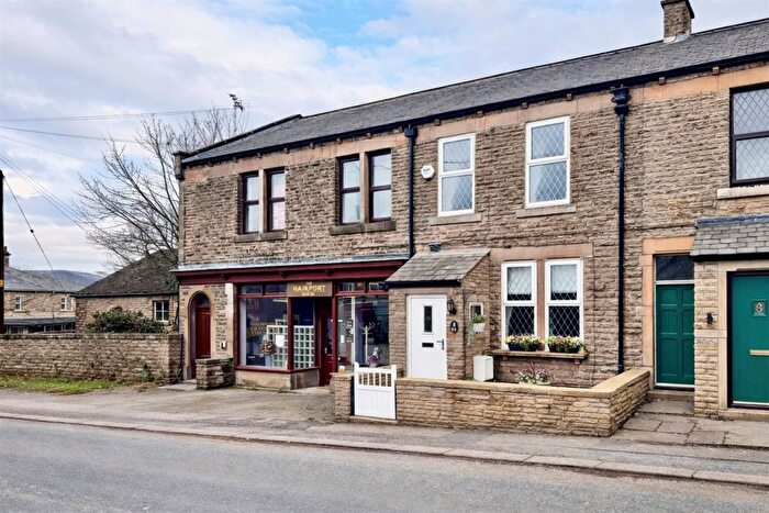3 Bedroom Terraced House For Sale In Glossop Road, Gamesley, Glossop, SK13