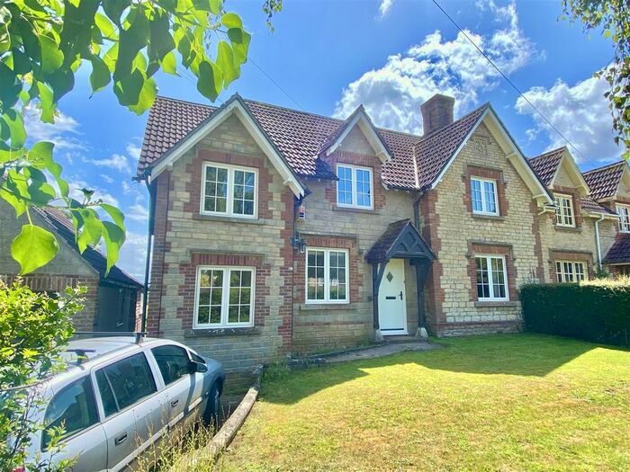5 Bedroom Cottage For Sale In Bremhill, Calne, SN11