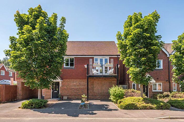 2 Bedroom Maisonette To Rent In Alderbank Drive, Godalming, GU7