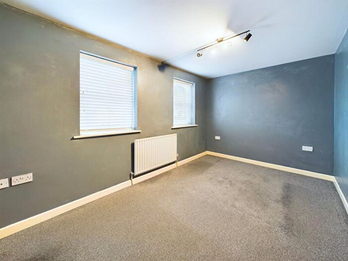 3 Bedroom Town House For Sale In Standhill Road, Carlton, Nottingham, NG4